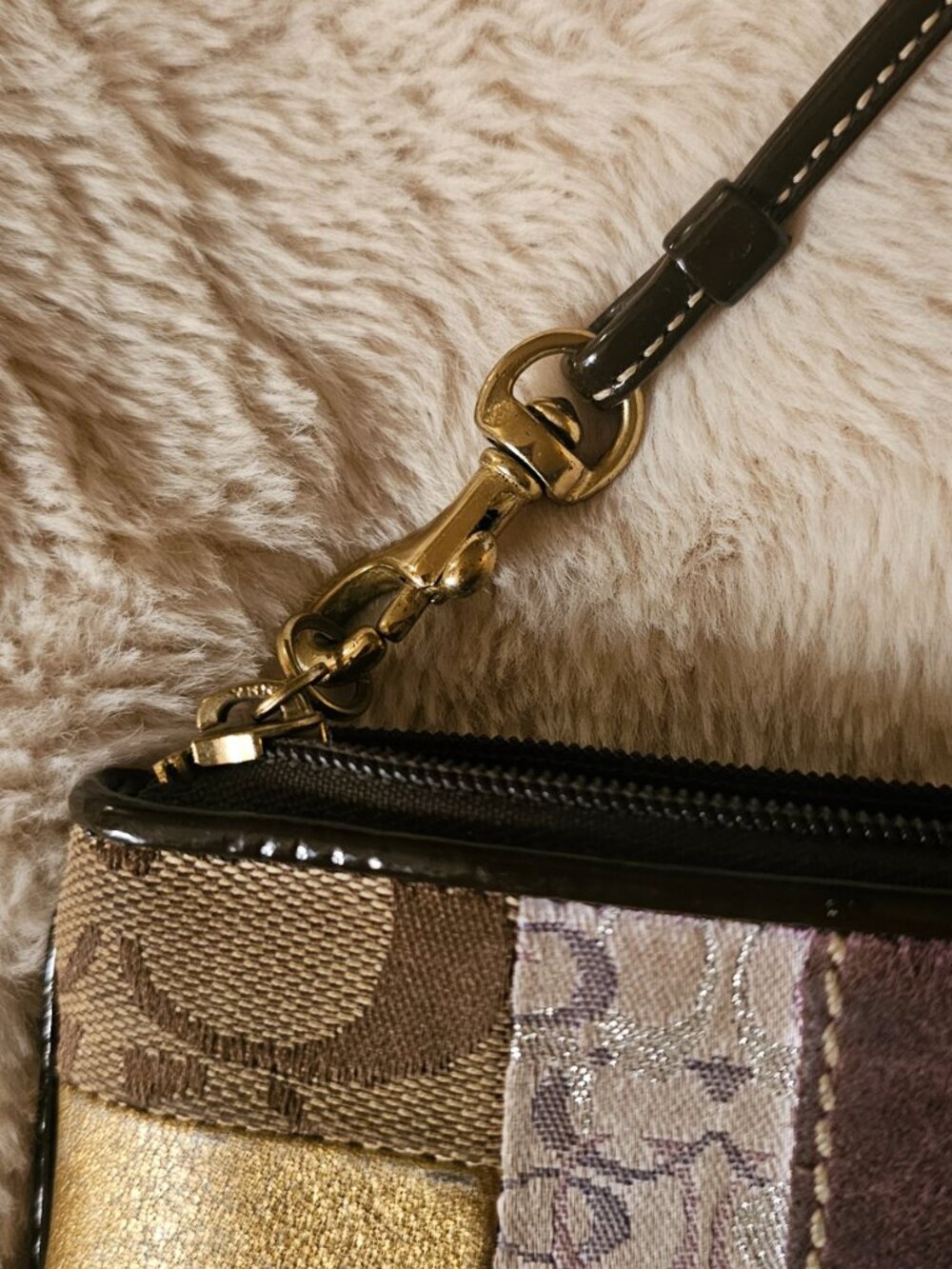 Vintage Coach RARE Wristlet - Picture 3 of 4
